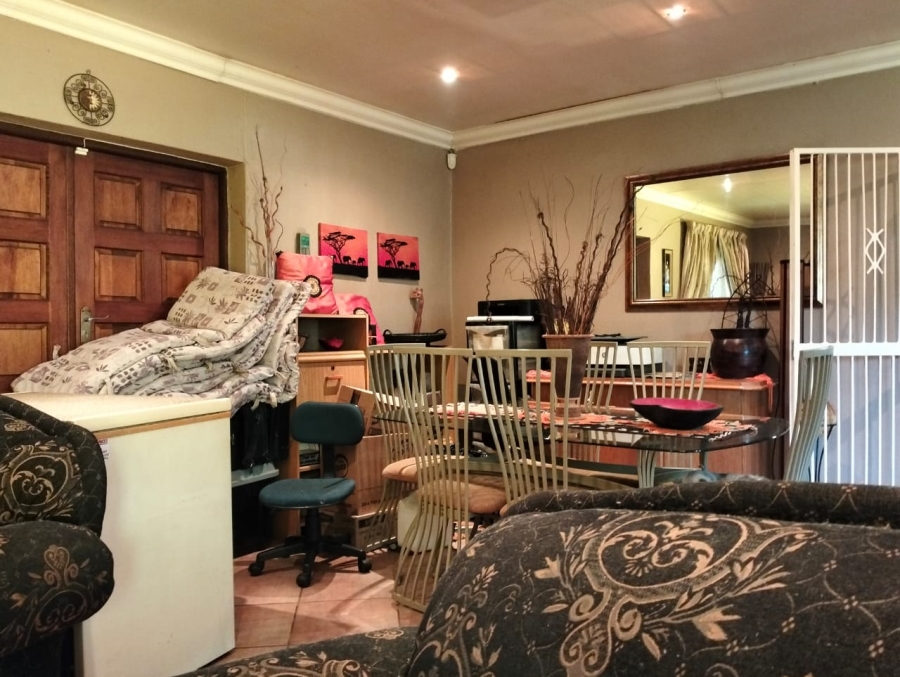 5 Bedroom Property for Sale in Songloed North West